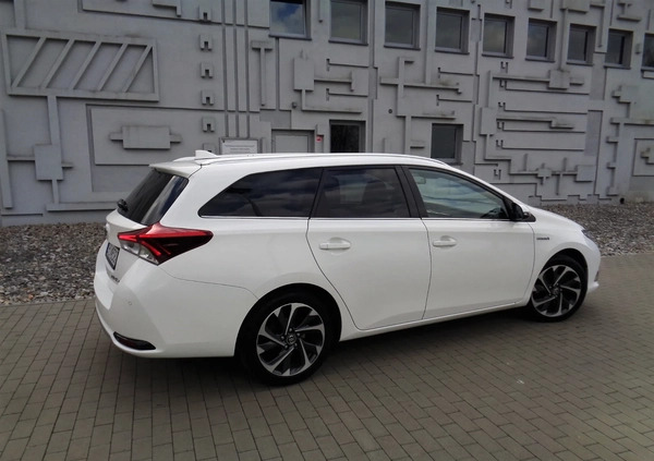 Toyota Auris cena 55900 przebieg: 212000, rok produkcji 2015 z Częstochowa małe 667